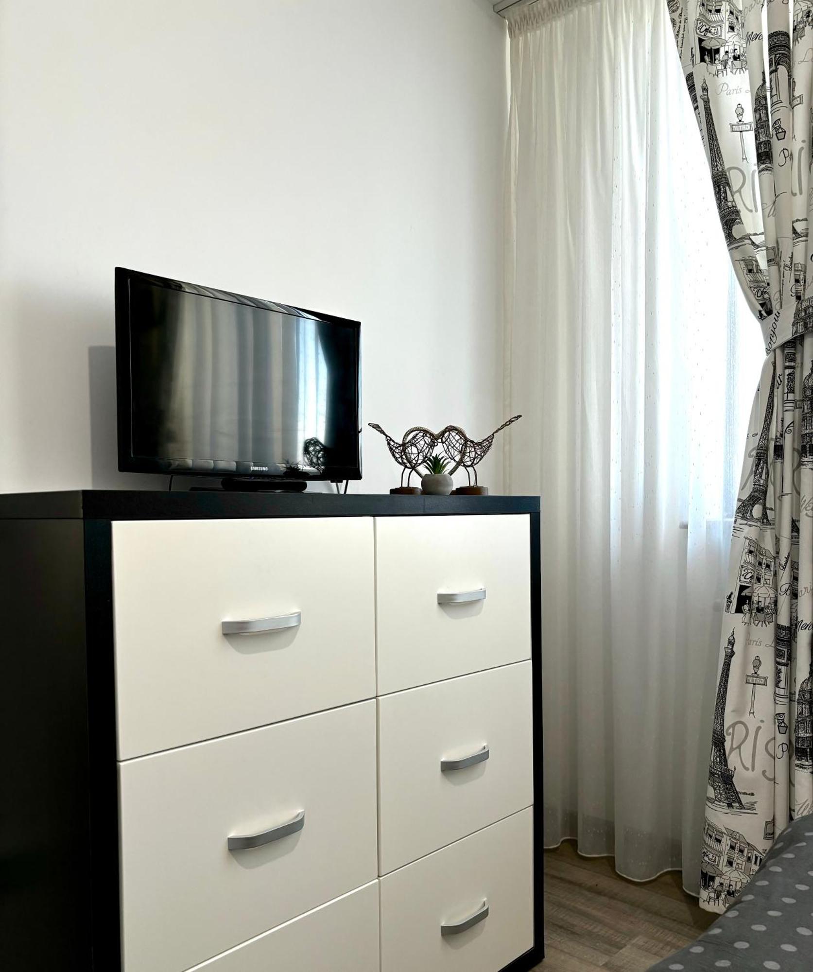 Taste Of Iasi - Two Room Apartment - Central - Sunset Touch Extérieur photo