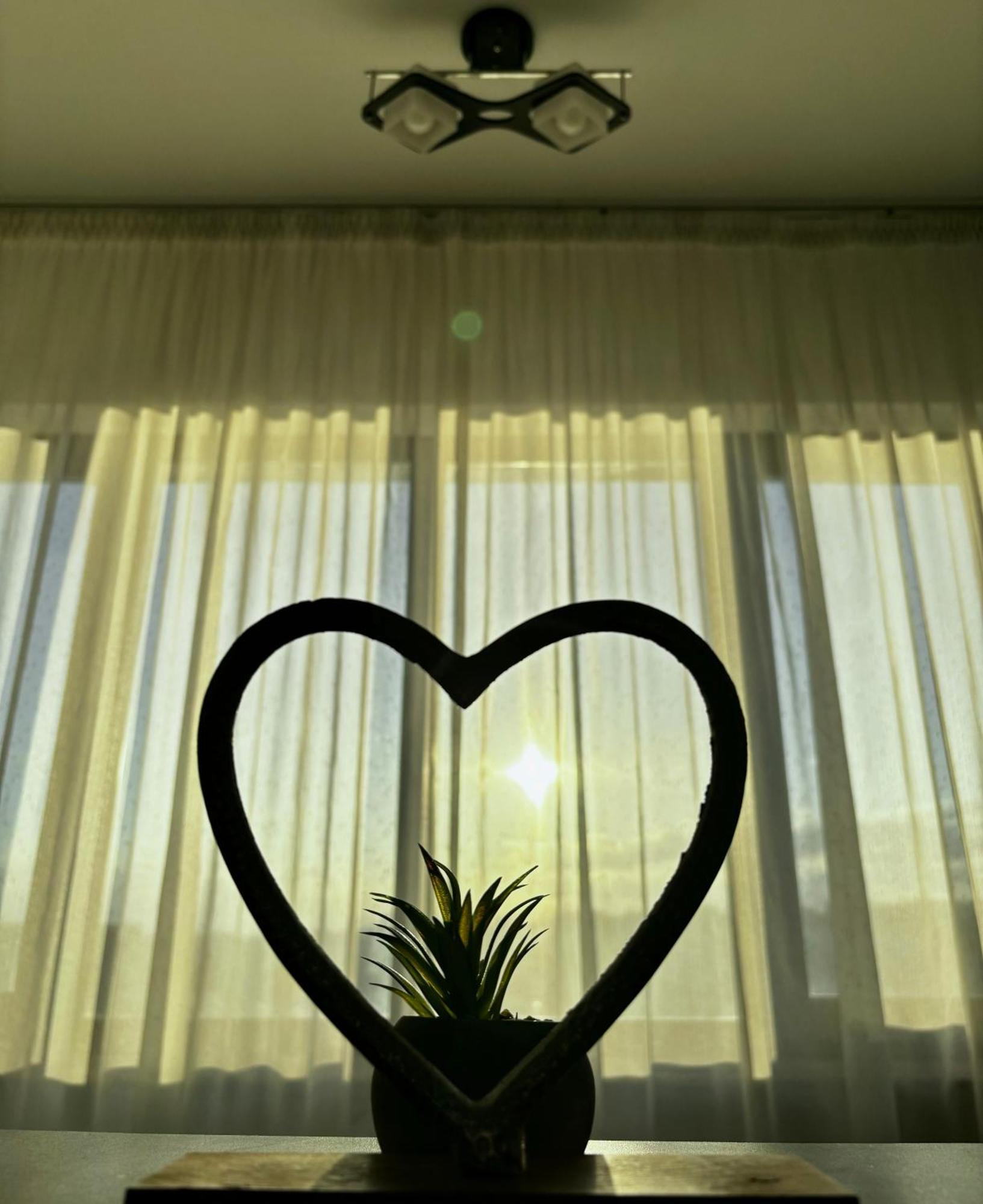Taste Of Iasi - Two Room Apartment - Central - Sunset Touch Extérieur photo