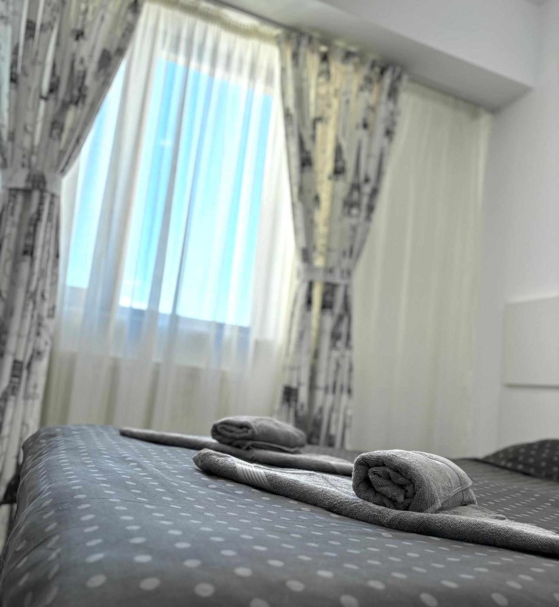 Taste Of Iasi - Two Room Apartment - Central - Sunset Touch Extérieur photo