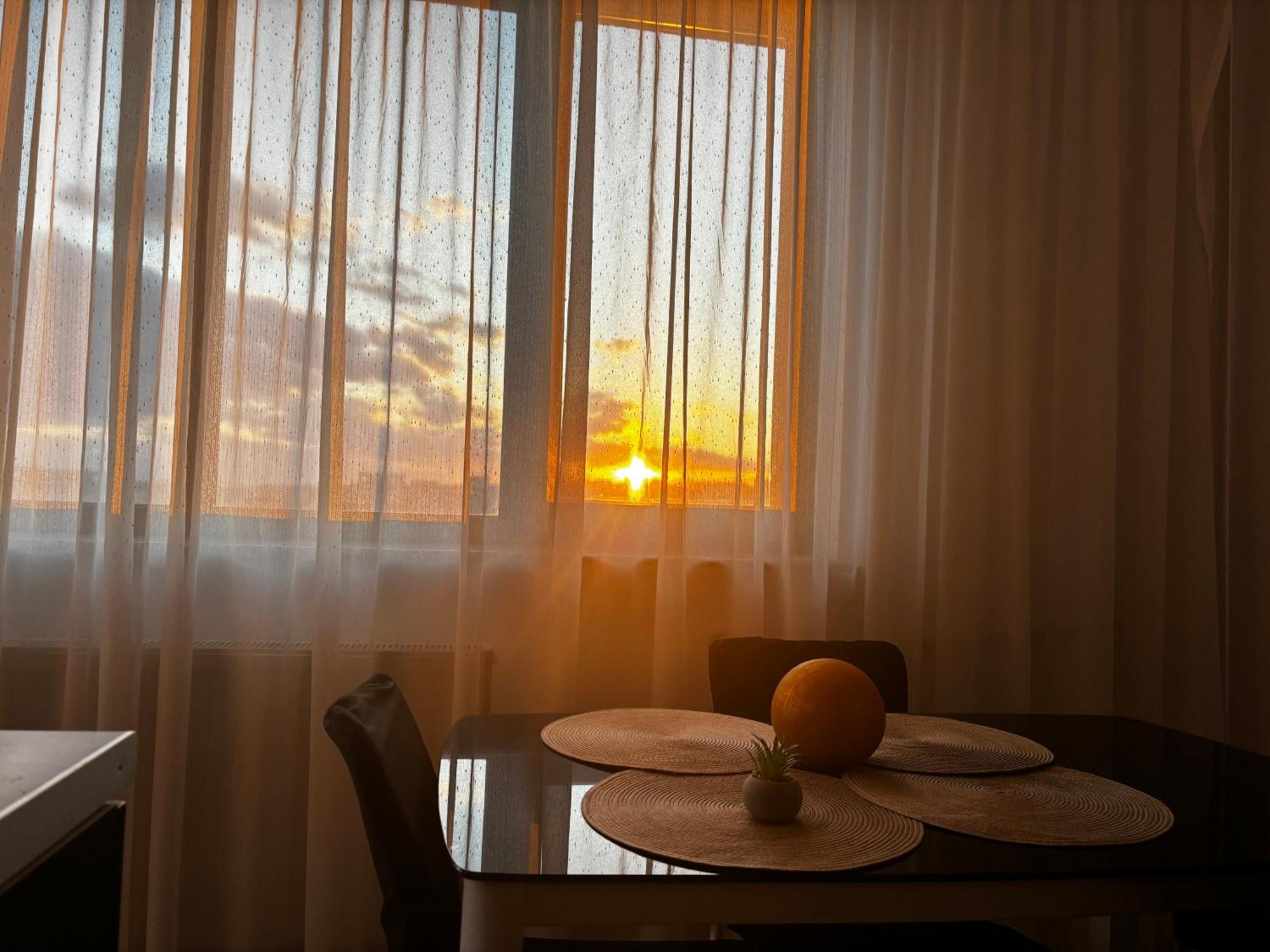 Taste Of Iasi - Two Room Apartment - Central - Sunset Touch Extérieur photo