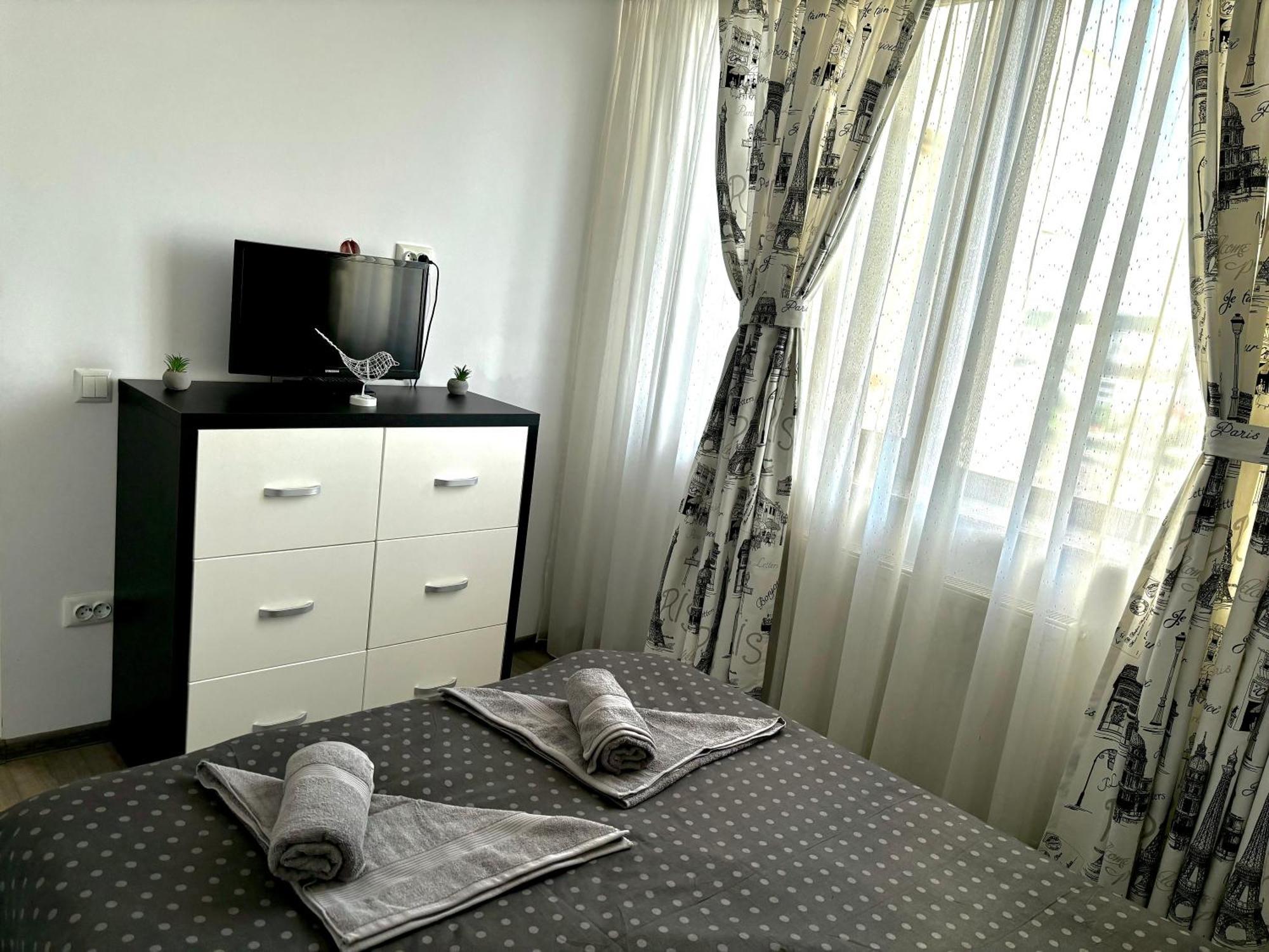 Taste Of Iasi - Two Room Apartment - Central - Sunset Touch Extérieur photo
